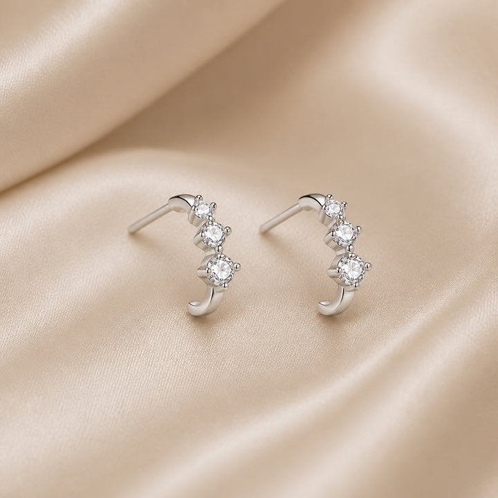 Exquisite Ohrringe aus Weissgold mit kleinen Zirkonia