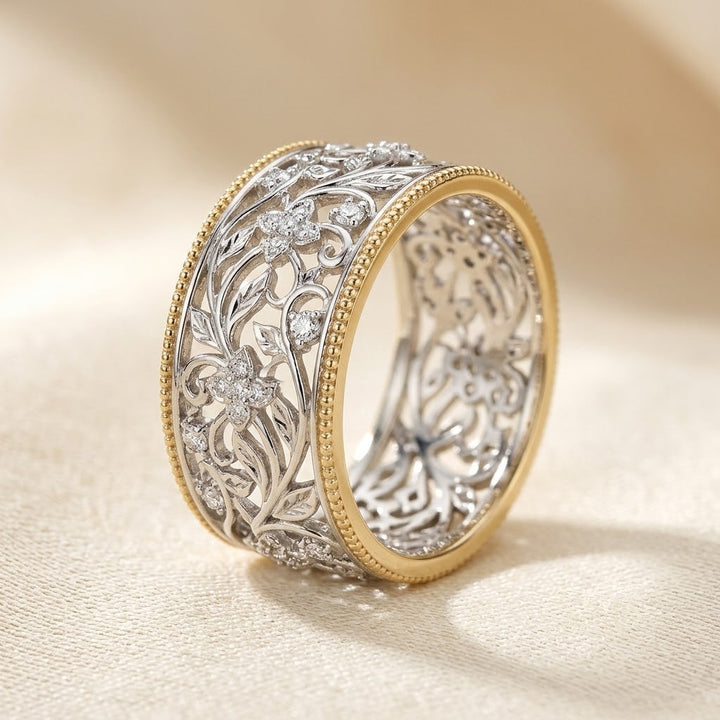 Bewerkte ring in zilver en goud