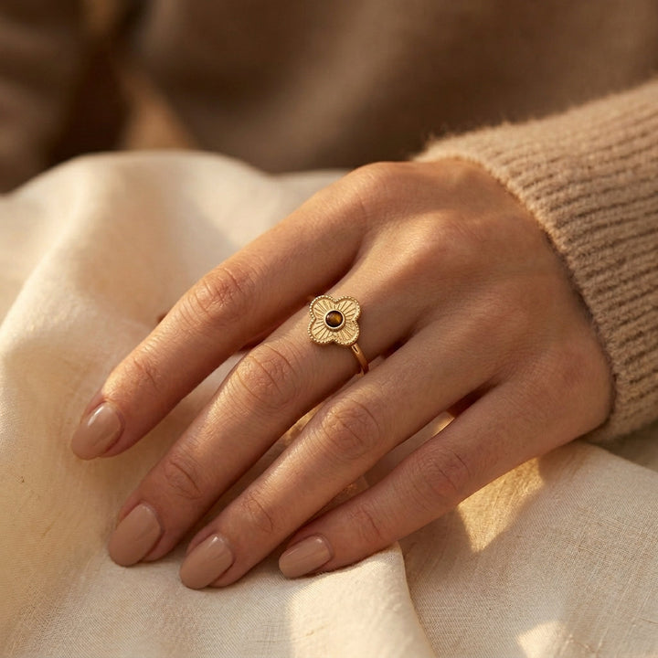 Gouden open ring met bloem