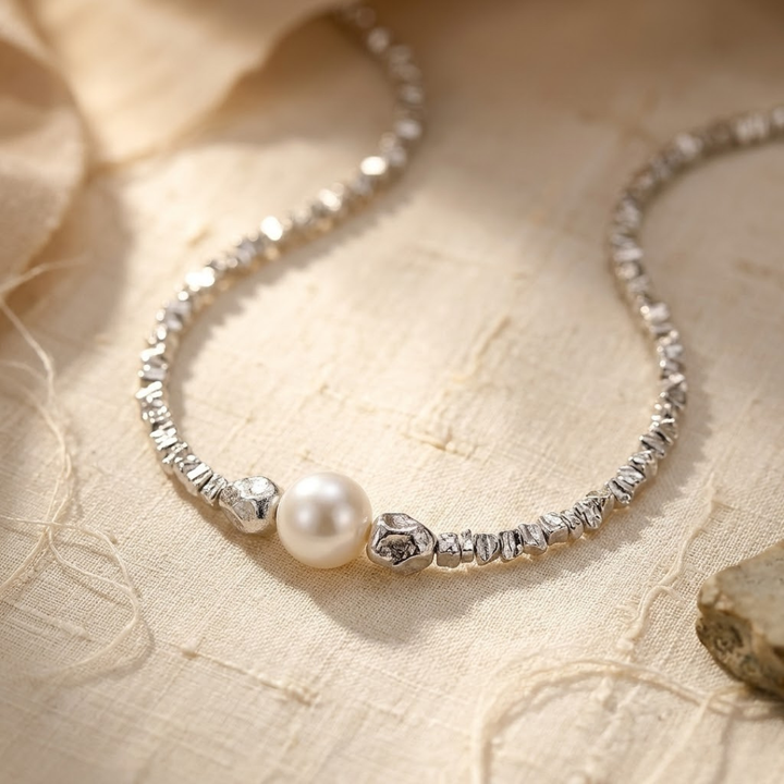 Korte zilveren ketting met parels