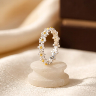 Zilveren ring met bloem