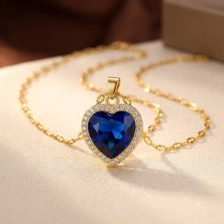 Gouden ketting met saffieren hart