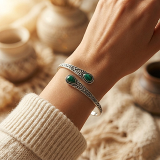 Zilveren vintage armband met smaragd