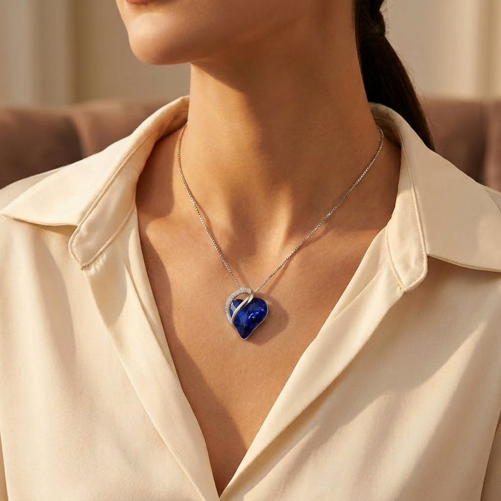 Zilveren ketting met saffieren hart