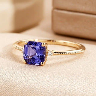 Gouden ring met enkele amethist
