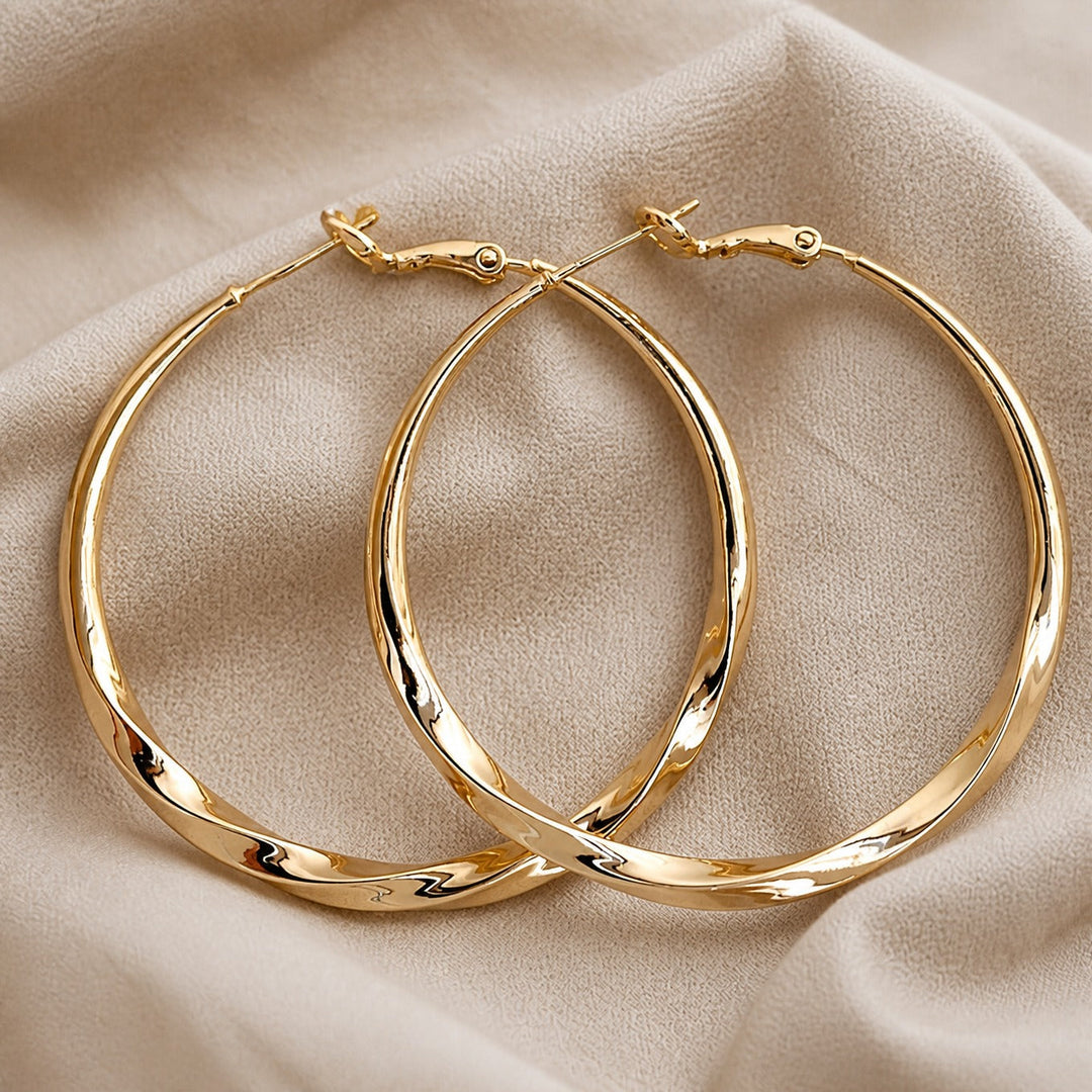 Zeitgenössische Gold-Hoop-Ohrringe