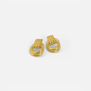 Anmutige Gold-Verbundknoten-Ohrringe