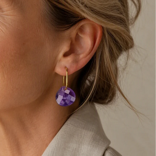 Facettierte geometrische Amethyst-Tropfenohrringe