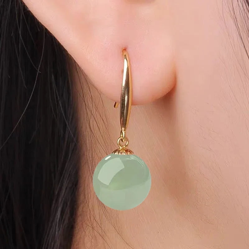 Anmutige Jade-Orb-Ohrringe
