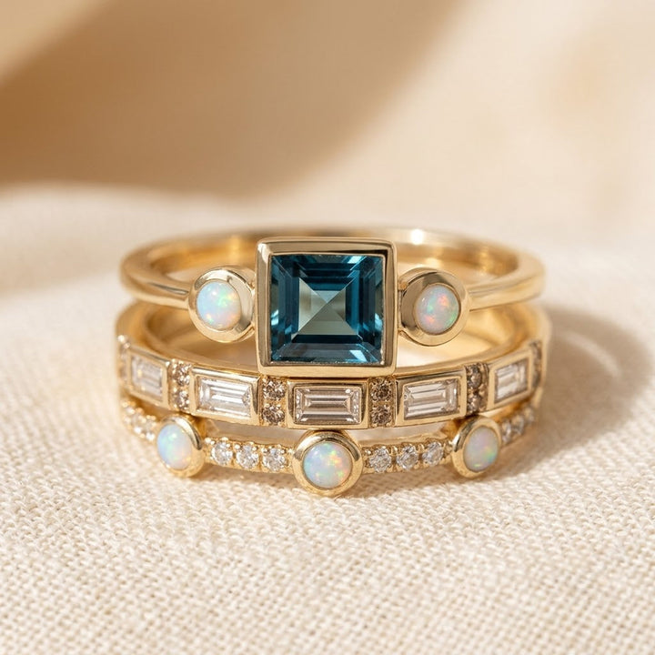Gouden set geometrische ringen