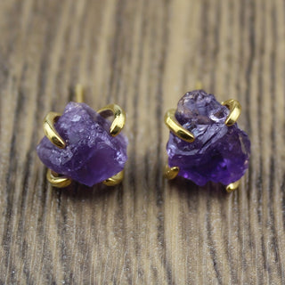 Unregelmässige Mineral-Vierkrallen-Ohrstecker