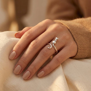 Zilveren ring met kat