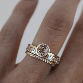 Gouden ring met gevatte steen
