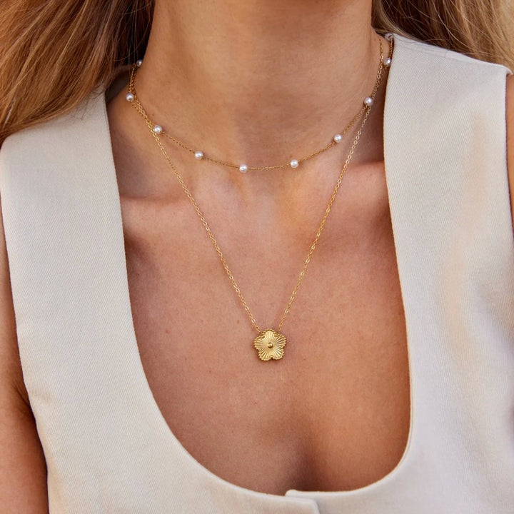 Tijdloze Gouden Parelketting